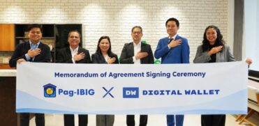 Digital Wallet Corporation and Pag-IBIG Fund Representatives at the MOA Signing